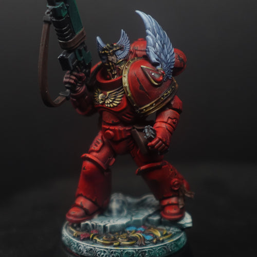 Crimson Lord Pack: painted shoulder and helmet on a display miniature. Painted by Luke. Example paintwork, display miniature and other accessories are not included. Physical parts are supplied unpainted; digital listings supply STL files only.
