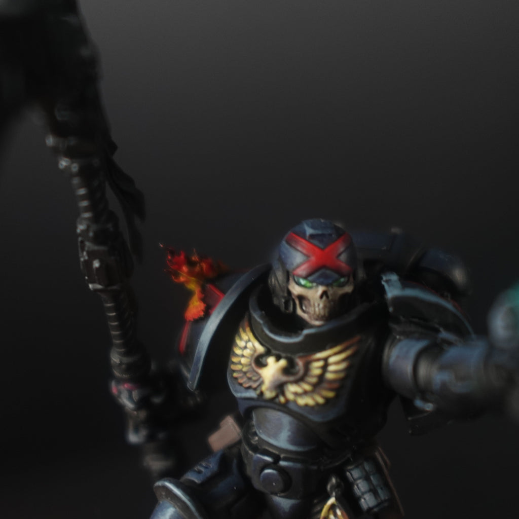 Black Corporation Pack: skull helmet detail. Painted example only; supplied parts are unpainted. Display miniature and other accessories not included.