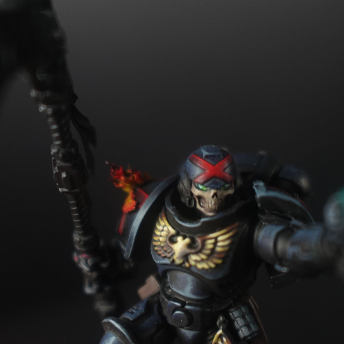 Black Corporation Pack: skull helmet detail. Painted example only; supplied parts are unpainted. Display miniature and other accessories not included.